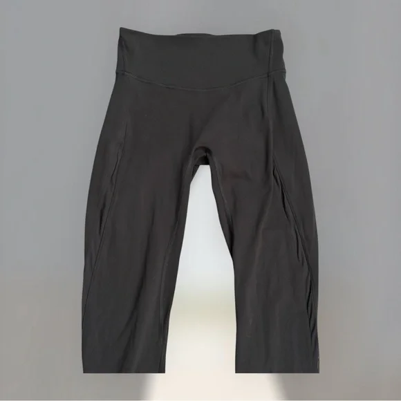 NWOT Lululemon Align Pant 25”
Black - Picture 2 of 5